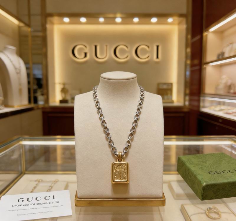 Gucci Necklace  02yxs02